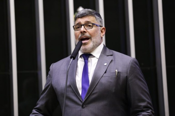 Projeto garante leite especial a crianças de baixa renda com alergia ou intolerância à lactose