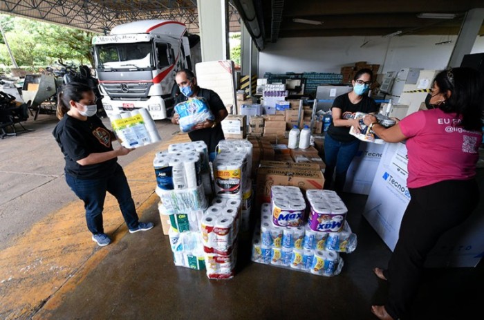 Senado arrecada 35 toneladas de doações para Petrópolis