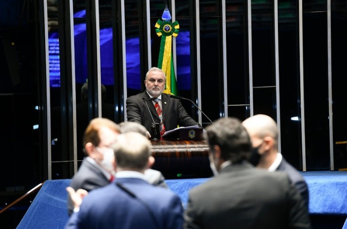 Votação dos projetos sobre combustíveis ficou para depois do carnaval