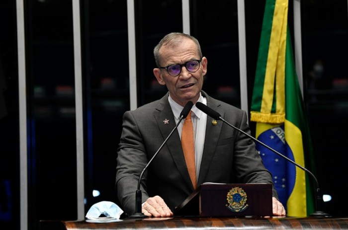 Contarato defende projeto que reconhece casamento civil entre pessoas do mesmo sexo