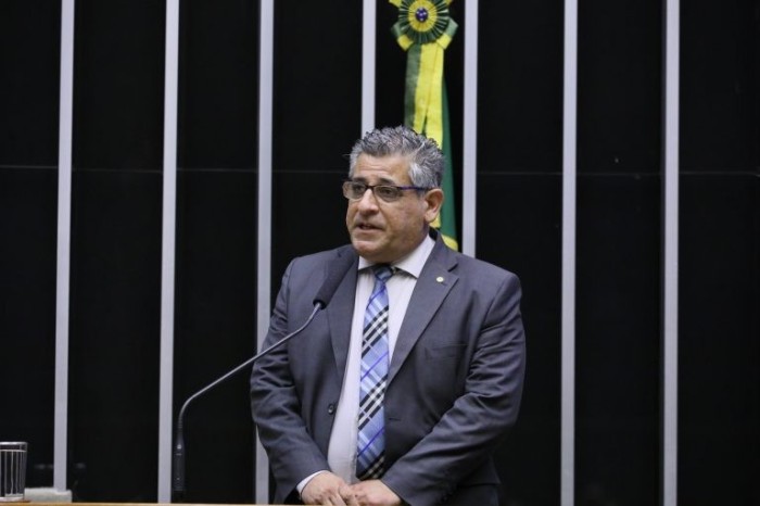 Projeto torna samba patrimônio cultural e regulamenta financiamento