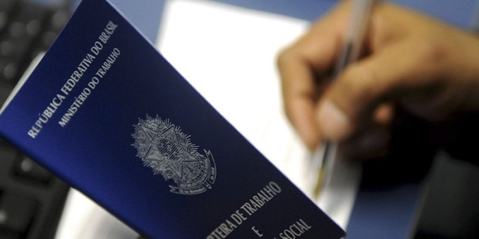 Desemprego recua na maioria dos estados em 2021