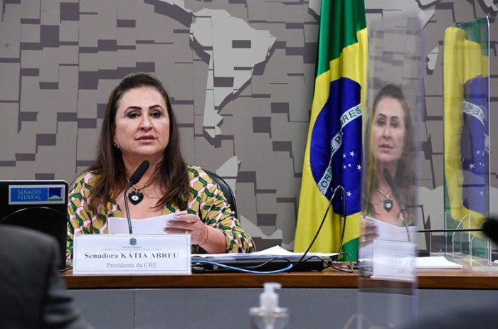 Comissão de Relações Exteriores condena conflito na Ucrânia