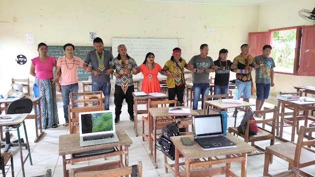 Governo entrega merenda escolar e material de limpeza na aldeia Estirão do Caucho