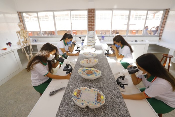População de Santa Quitéria recebe novos CEI e Escola de Tempo Integral