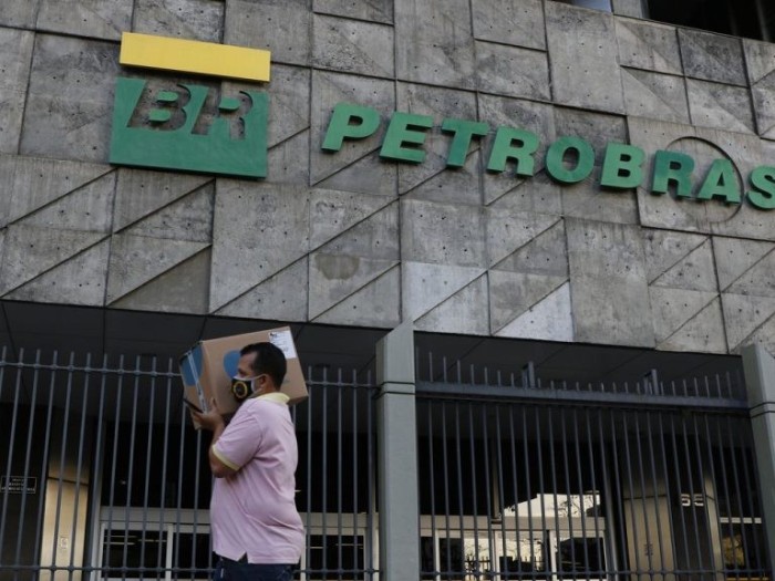 Deputados criticam lucro recorde da Petrobras diante da alta dos combustíveis