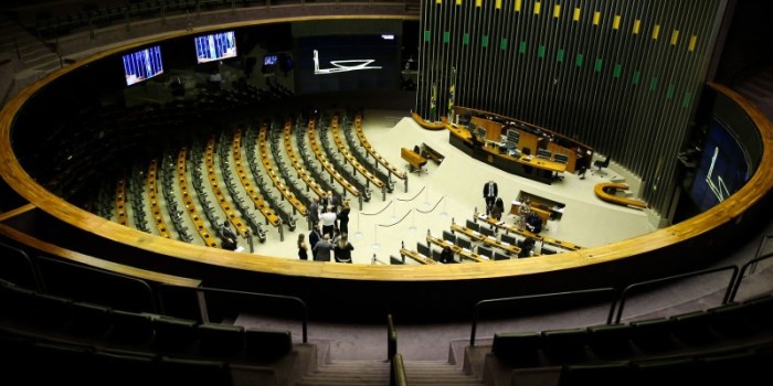 Câmara conclui votação do projeto que libera jogos no país