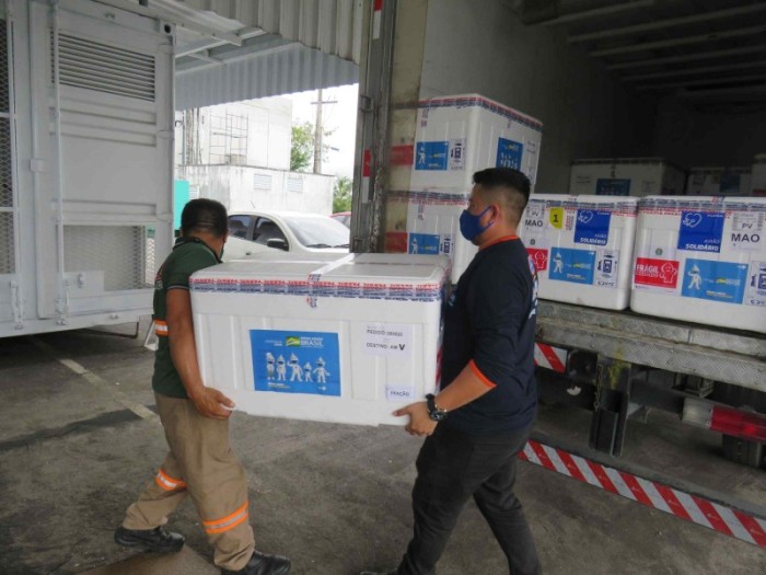 Governo do Amazonas recebe 304,6 mil doses de vacina CoronaVac nesta sexta-feira (25/02)