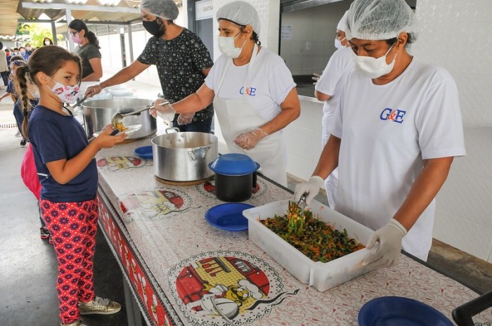 [Agora é Lei] Lei distrital proíbe privatização da merenda escolar