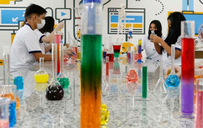 Escola estadual inaugurada no bairro Alvorada tem mais de 300 vagas disponíveis para o Ensino Médio