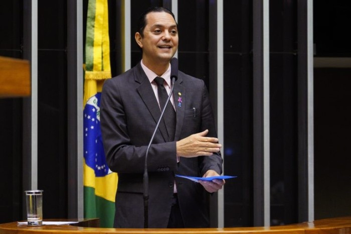 Projeto cria fundo nacional de enfrentamento do câncer