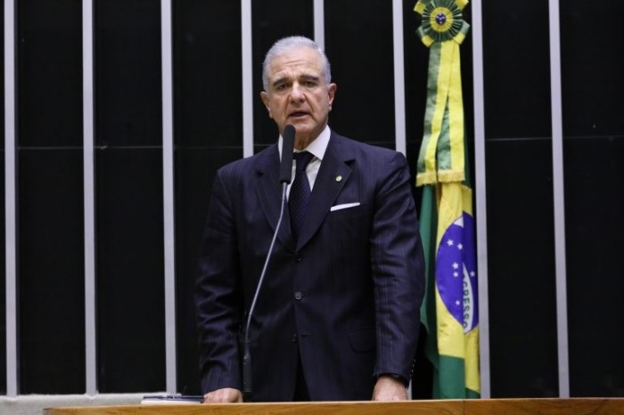 Projeto exige proteção cambial em empréstimos externos aos estados