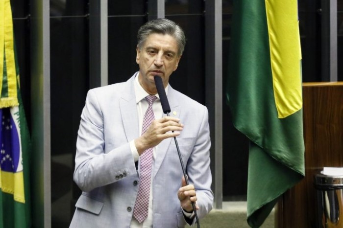CCJ aprova multa maior para venda ilegal de bebida alcoólica a crianças