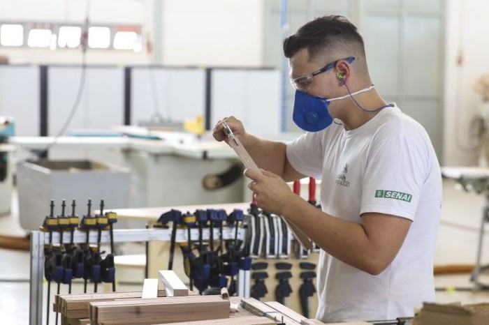 Formação técnica profissional é tema de debate na terça-feira
