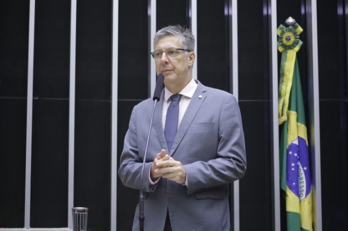 Projeto permite atribuir falta grave a preso sem trânsito em julgado que cometer crime doloso