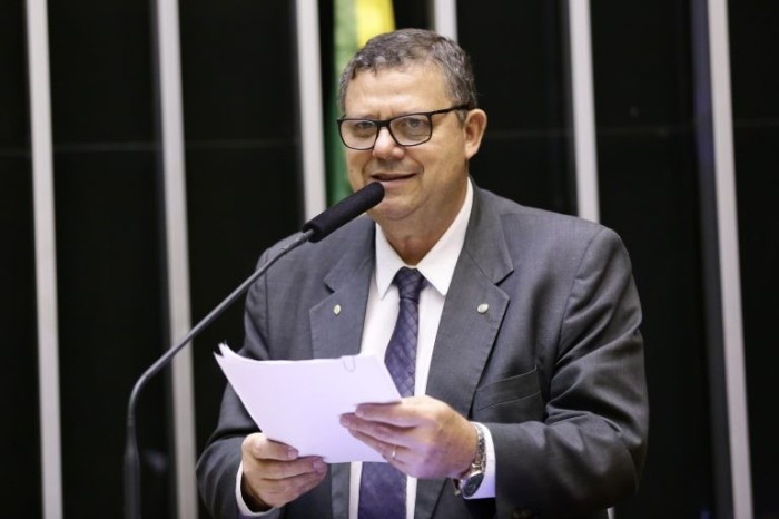 Projeto cria regras para publicidade de alimentos ultraprocessados ou com alto teor de acúcar