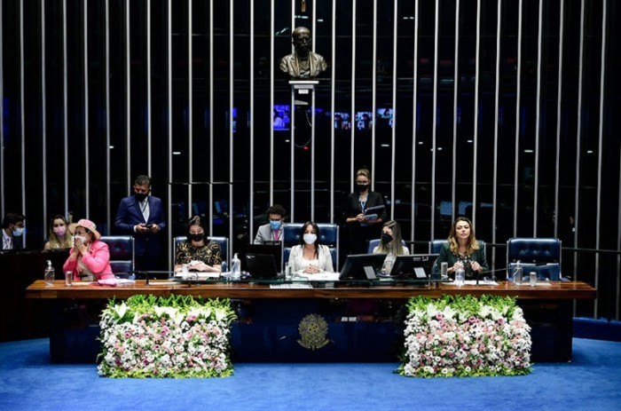 Mulheres cobram espaço na política e criticam fala machista sobre ucranianas