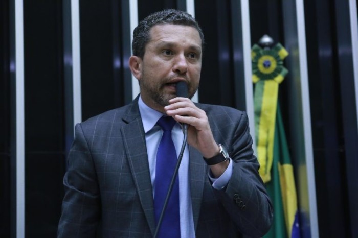 Projeto regulamenta o exercício da atividade esportiva eletrônica