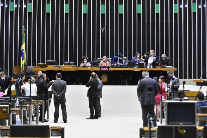 Câmara pode votar nesta quarta-feira criação de auxílio aluguel para vítimas de violência doméstica