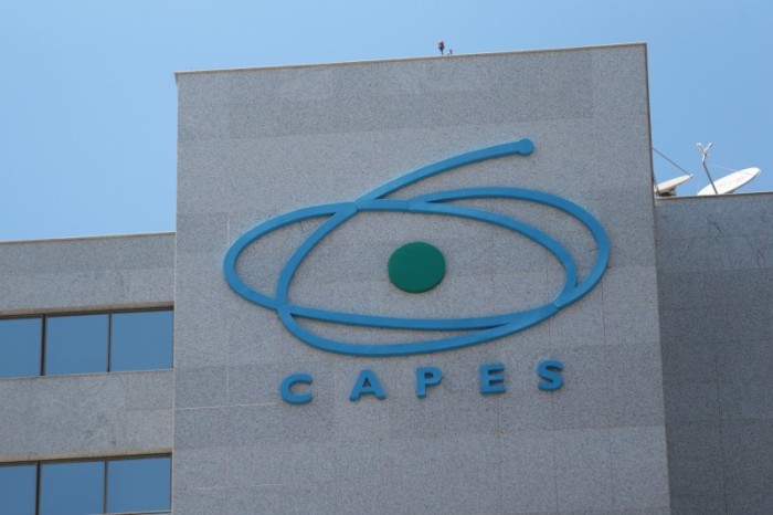 Capes cria grupo de trabalho para promover mulheres no meio acadêmico