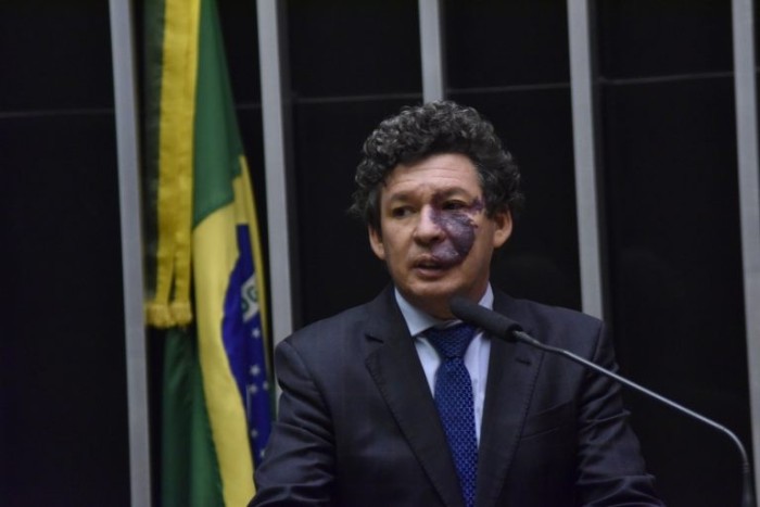 Oposição defende mudança na política de preços da Petrobras e diz que projeto sobre ICMS tem pouco impacto; acompanhe
