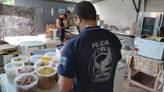 PC-AM cumpre mandado de busca e apreensão em restaurante na zona centro-sul de Manaus