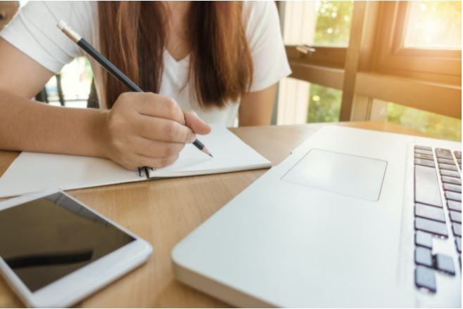 Projeto social oferece bolsas de estudo em colégios particulares de São Paulo