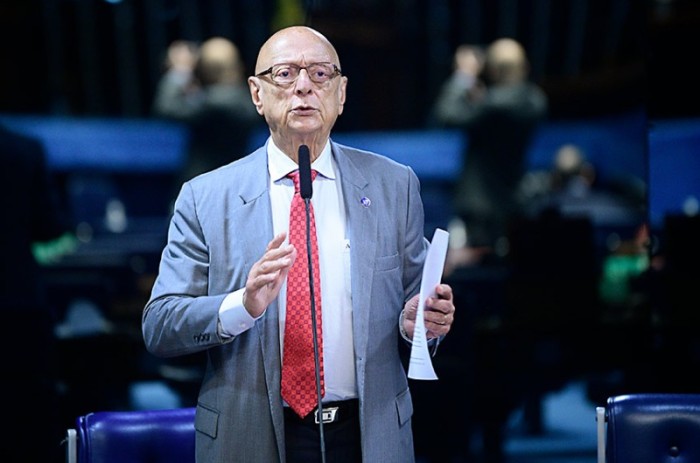 Esperidião Amin homenageia político catarinense Carlos Renaux