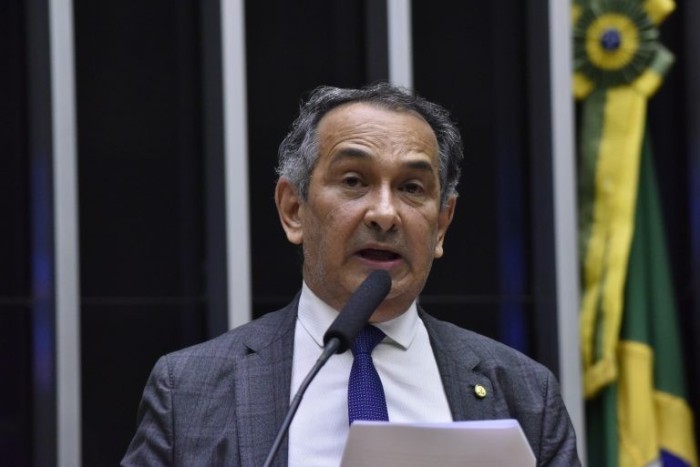 Relator apresenta parecer favorável às mudanças do Senado no projeto sobre ICMS de combustíveis; acompanhe