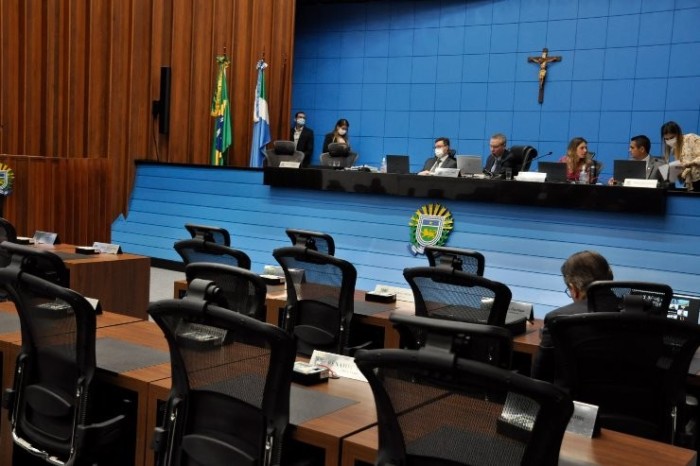 A sessão ordinária tem início a partir das 9h e é transmitida ao vivo