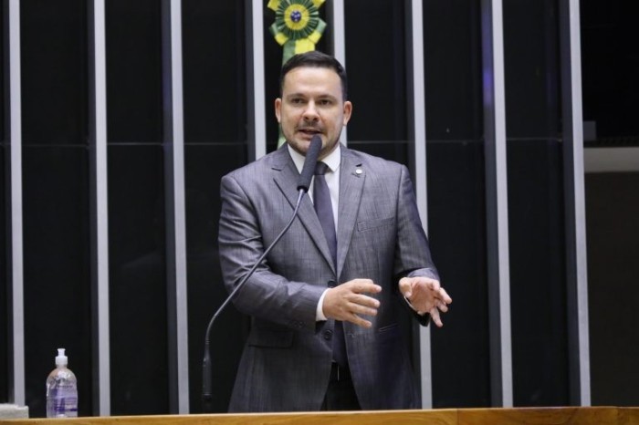 Projeto considera nula cláusula contratual que exija mediação de conflitos