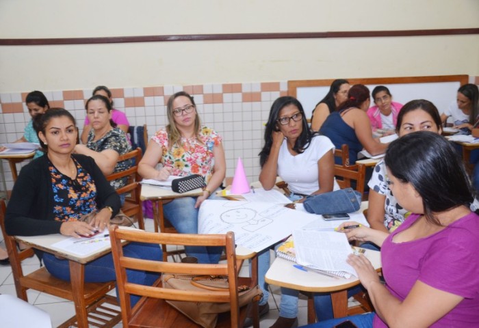 Educação abre inscrições para curso de qualificação de assistentes escolares