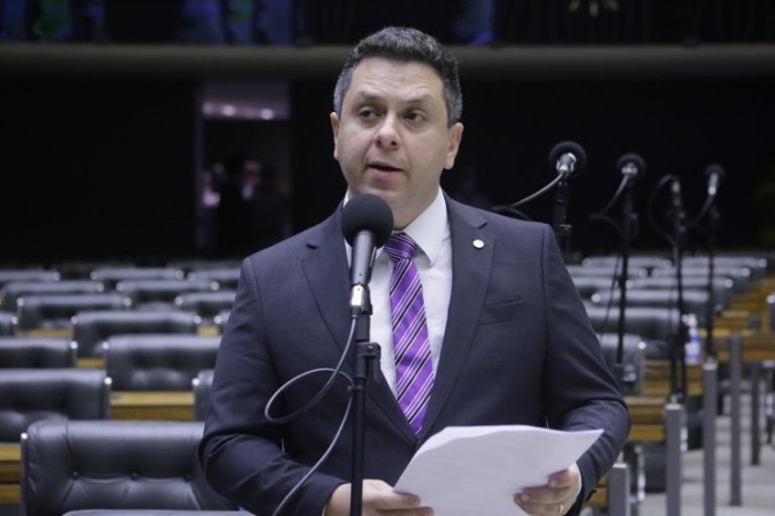Proposta permite uso dos saldos remanescentes de repasse federal para saúde e assistência social