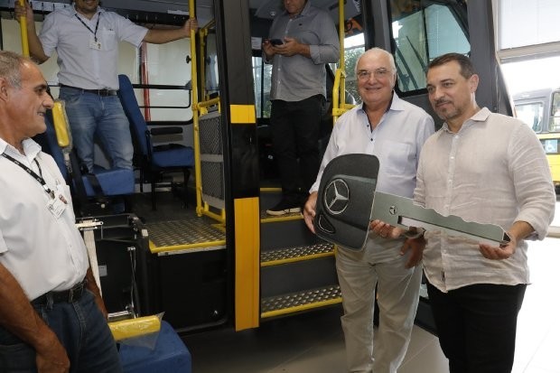 Governo do Estado entrega mais 23 ônibus para transporte escolar em municípios catarinenses 