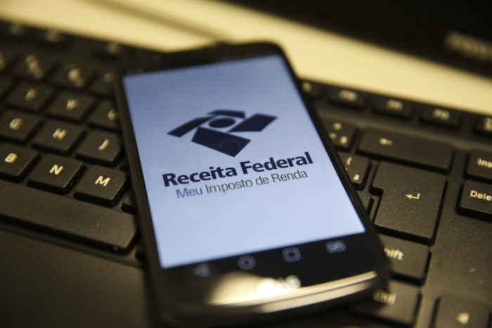 Contribuintes começam a receber declaração pré-preenchida do IR