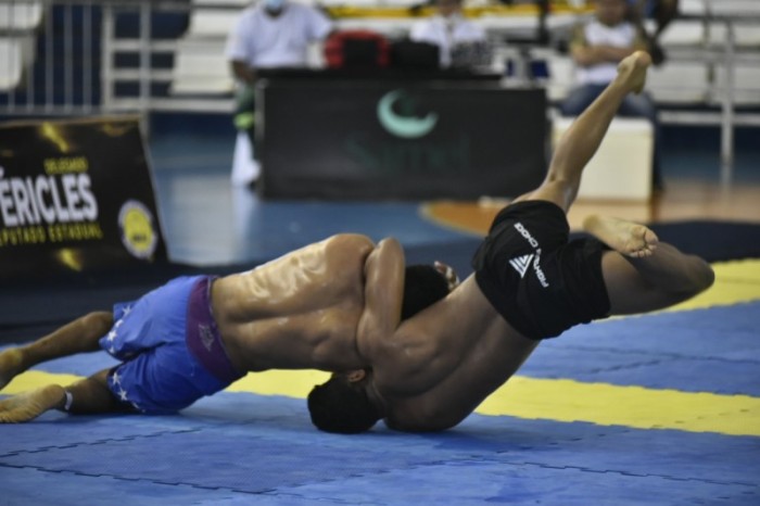 Brasileiro de Luta Livre reúne mais de 600 atletas na Arena Amadeu Teixeira