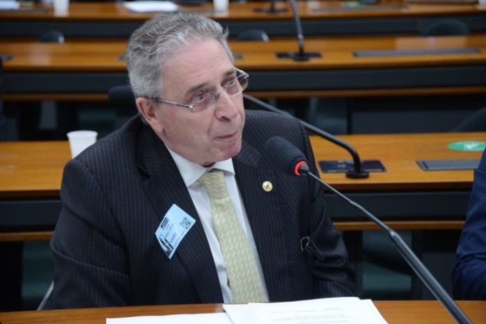 Especialistas divergem sobre propostas que alteram o registro de imóveis