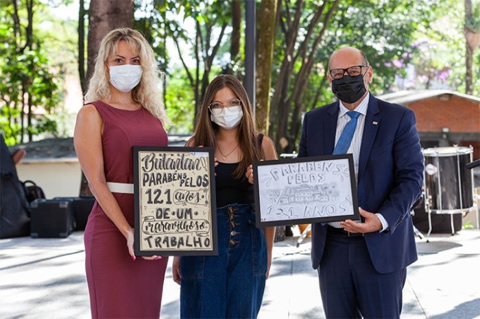 Aluna da rede estadual que pesquisa vacinas vive “Dia de Cientista” no Instituto Butantan