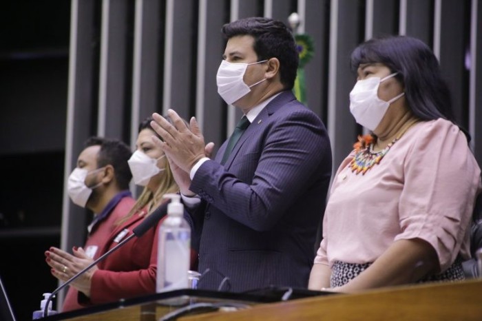 Observatório parlamentar entrega relatórios sobre situação de direitos humanos no Brasil