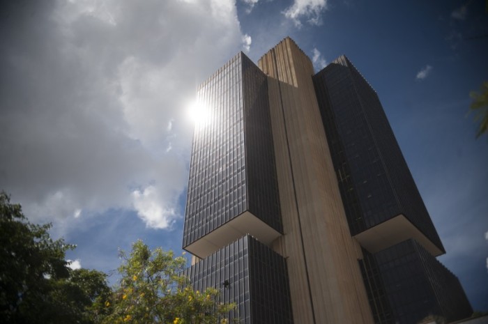 Copom eleva juros básicos da economia para 11,75% ao ano