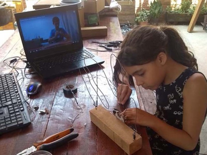 Instituto Barigüi leva ensino de robótica para alunos da rede pública de ensino
