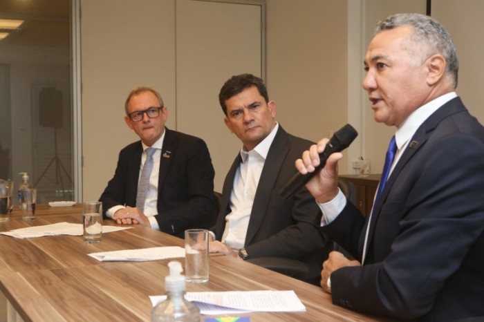 Instituições apresentam demandas de educação para candidatos