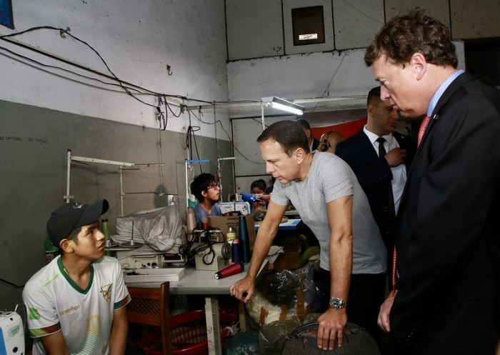 Governo de SP liberta 8 imigrantes bolivianos em trabalho análogo ao escravo