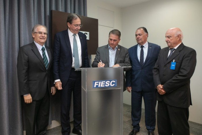 Secretaria da Agricultura e Fiesc firmam parceria para o setor florestal no estado 