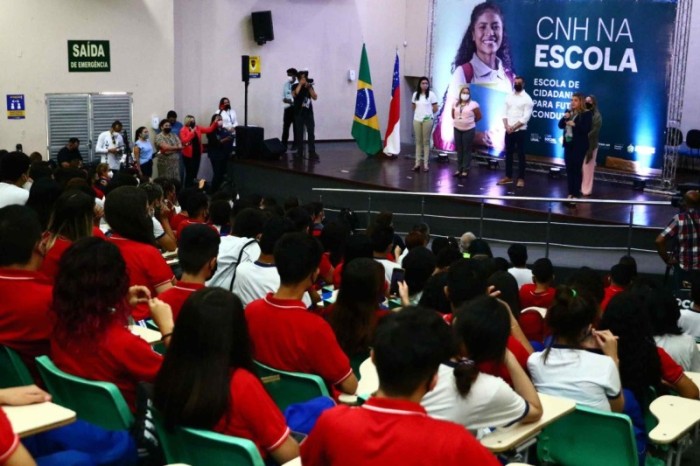 Governo do Amazonas dá início a projeto que levará legislação de trânsito para escolas