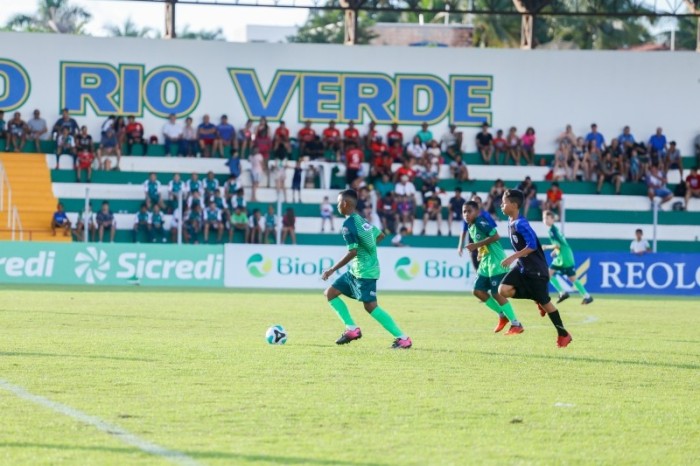 Campeonato de futebol máster conta com 14 equipes