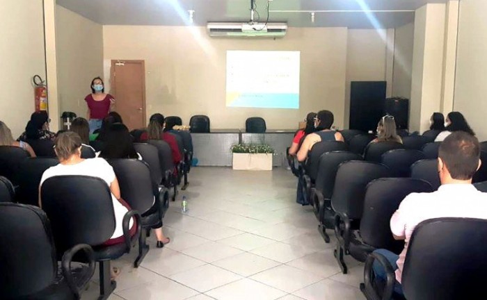 Hospital e Maternidade Dona Regina realiza curso Promovendo e Incentivando a Amamentação