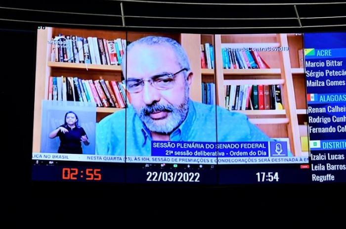 Paim lembra que mais de 30 milhões de brasileiros não têm acesso à água tratada