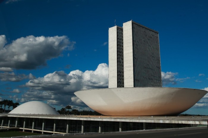 Câmara aprova PEC que estabelece piso salarial de agentes de saúde