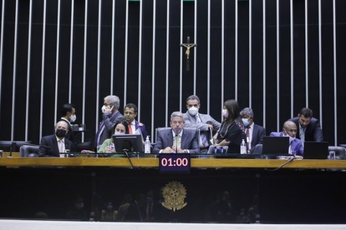 Câmara realiza sessão nesta quinta-feira para analisar propostas